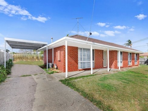 15 Paramount Crescent St Albans Park 3219