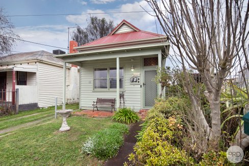 15 Porter Street, BAKERY HILL VIC 3350