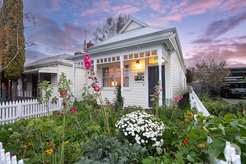 15 Porter Street, BAKERY HILL VIC 3350