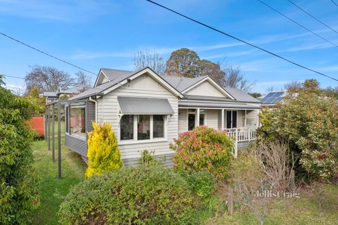 15 Queensberry Street Daylesford 3460