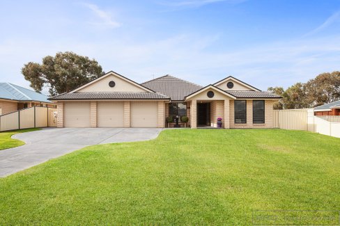15 Radford Street, HEDDON GRETA NSW 2321