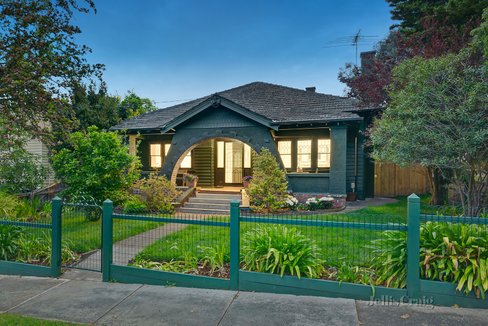 15 Redesdale Road Ivanhoe 3079