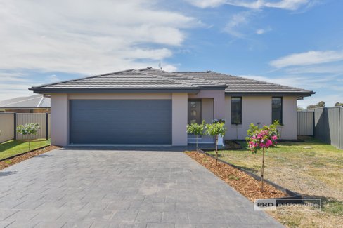 15 Rosella Avenue, TAMWORTH NSW 2340