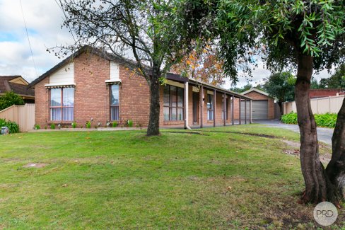 15 Semillon Grove, MOUNT CLEAR VIC 3350