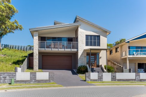 15 Shimmer Street, NELSON BAY NSW 2315