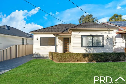 15 Singleton Avenue, EAST HILLS NSW 2213