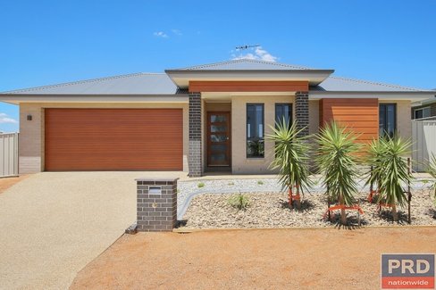 15 Stockman Circuit, THURGOONA NSW 2640
