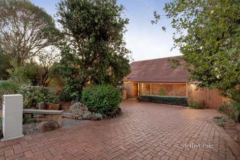 15 Sunrise Drive Greensborough 3088
