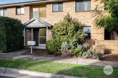 1/5 The Crescent, PENRITH NSW 2750
