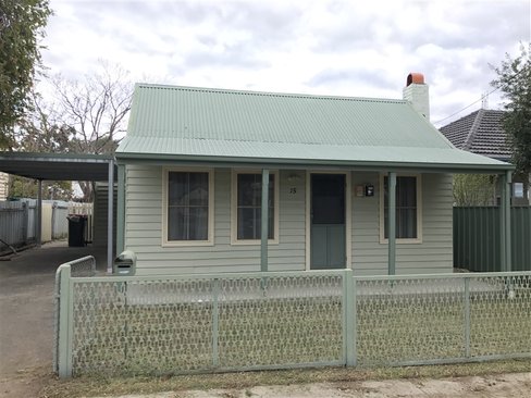 15 Thistle Street, GOLDEN SQUARE VIC 3555