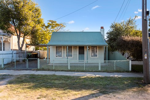 15 Thistle Street, GOLDEN SQUARE VIC 3555