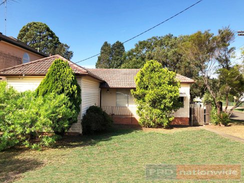 15 Victor Avenue, PANANIA NSW 2213