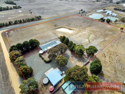 15 Watts Court, ROSS CREEK VIC 3351