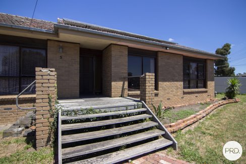 1/5 Whitehorse Road, MOUNT CLEAR VIC 3350