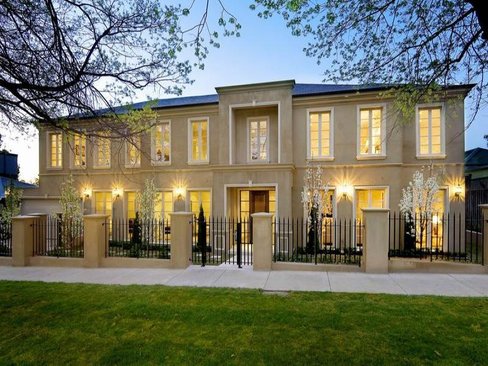 15 Windsor Crescent Surrey Hills 3127