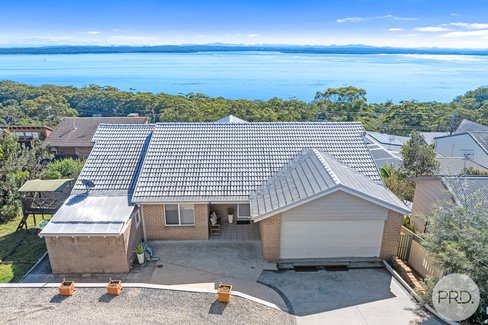 15 Wollomi Avenue, NELSON BAY
