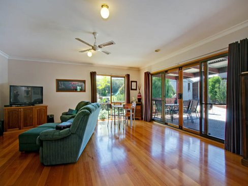 15 Yarra Street Yarra Glen 3775