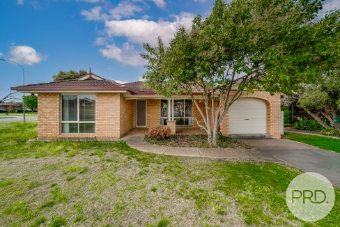 1/5 Yentoo Drive, GLENFIELD PARK NSW 2650