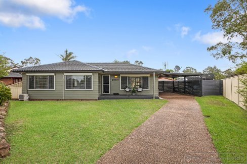 15 Young Close, THORNTON NSW 2322