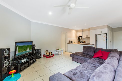 1/50 Coronation Avenue, POTTSVILLE NSW 2489
