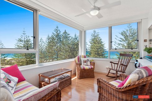 15/100 The Esplanade, BURLEIGH HEADS QLD 4220