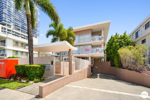 15/130 Marine Parade, SOUTHPORT QLD 4215