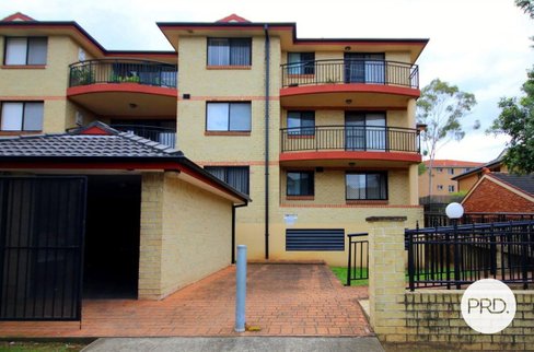 15/1a Carmen Street, BANKSTOWN NSW 2200