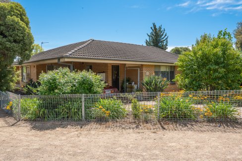 1/52 Raye Street, TOLLAND NSW 2650