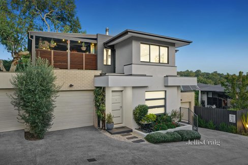 15 28 Livingstone Road Eltham 3095
