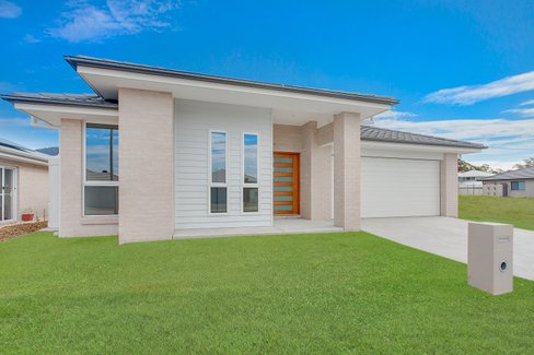 153 Scarborough Way, DUNBOGAN NSW 2443