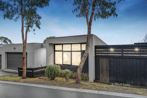 15 37 William Street Ringwood 3134