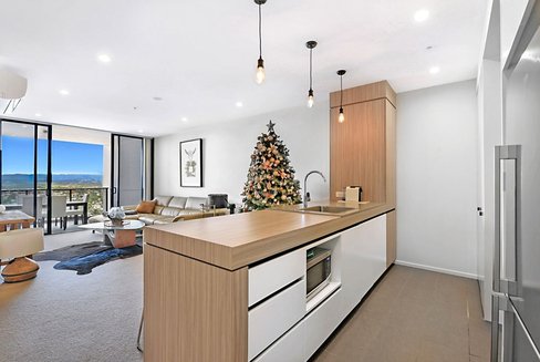 154/31 Queensland Avenue, BROADBEACH QLD 4218