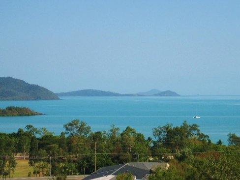 154/6 Eshelby Drive, CANNONVALE QLD 4802