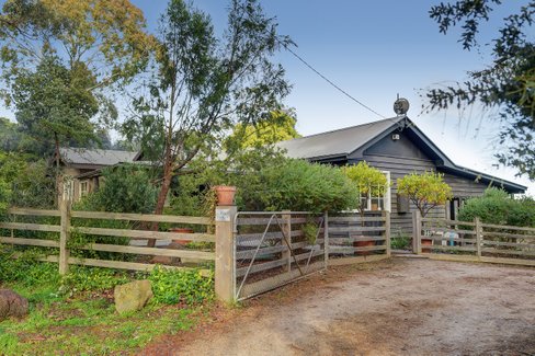 155 Flat Rock Road Kangaroo Ground 3097