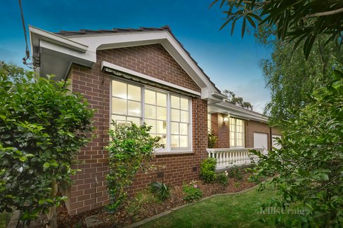 1/557 Whitehorse Road Surrey Hills 3127