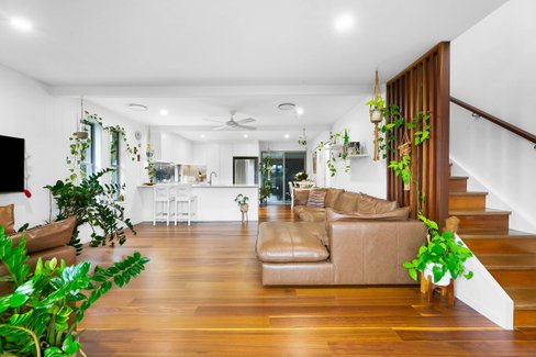 1/56 Fifth Avenue, Palm Beach QLD 4221