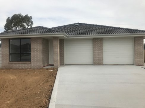 1/56 Kenny Drive, WEST TAMWORTH NSW 2340