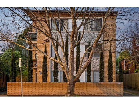 15 693 Malvern Road Toorak 3142