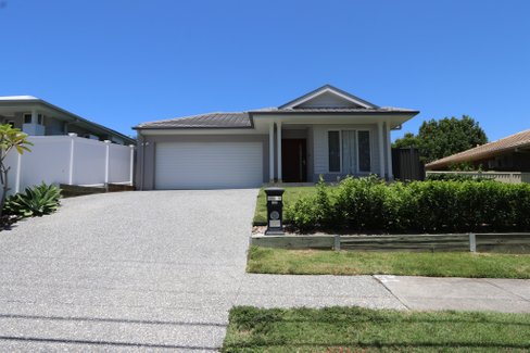 156a Heeb Street, BENOWA QLD 4217