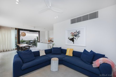 1/57 Martin Street Thornbury 3071