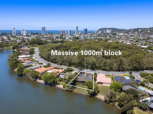 158 Burleigh Street, BURLEIGH WATERS QLD 4220