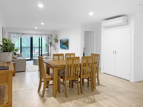 15E/1 Great Hall Drive, Miami QLD 4220