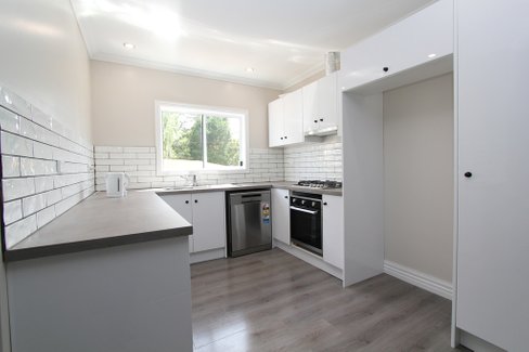 16 Adair Street, LINTON VIC 3360