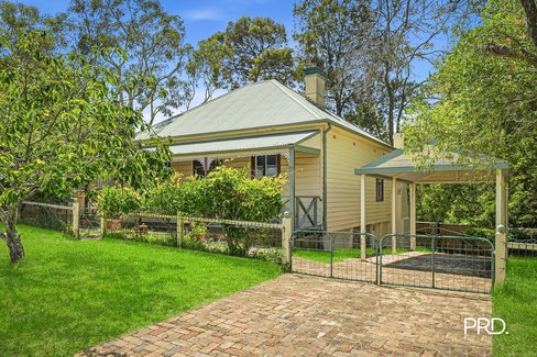 16 Addington Rd, Hazelbrook NSW 2779