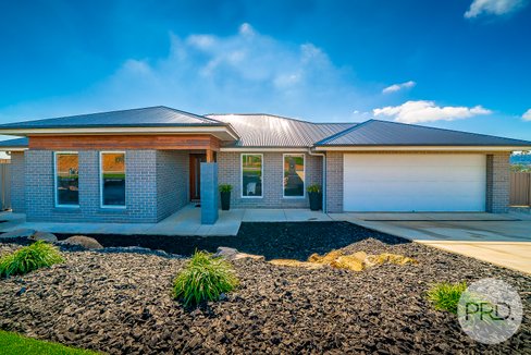 16 Ansett Street, LLOYD NSW 2650