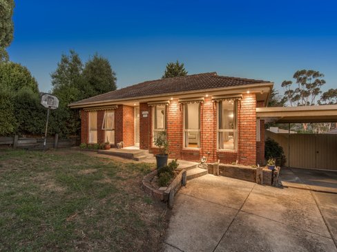 16 Autumn Grove Mooroolbark 3138