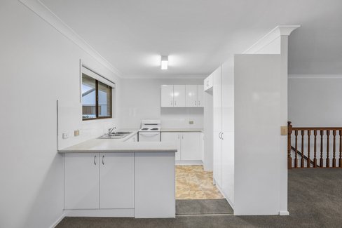 16 Bellbird Avenue, BURLEIGH WATERS QLD 4220