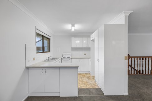 16 Bellbird Avenue, BURLEIGH WATERS QLD 4220