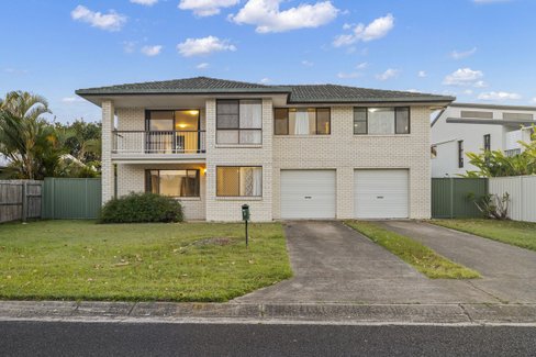 16 Bellbird Avenue, BURLEIGH WATERS QLD 4220
