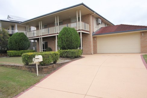 16 Brittany Drive, OXENFORD QLD 4210